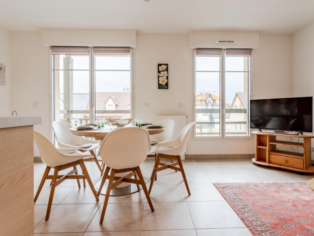 Apartment Les Arts-1 By Interhome Довиль Экстерьер фото