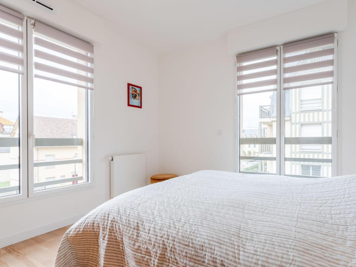 Apartment Les Arts-1 By Interhome Довиль Экстерьер фото